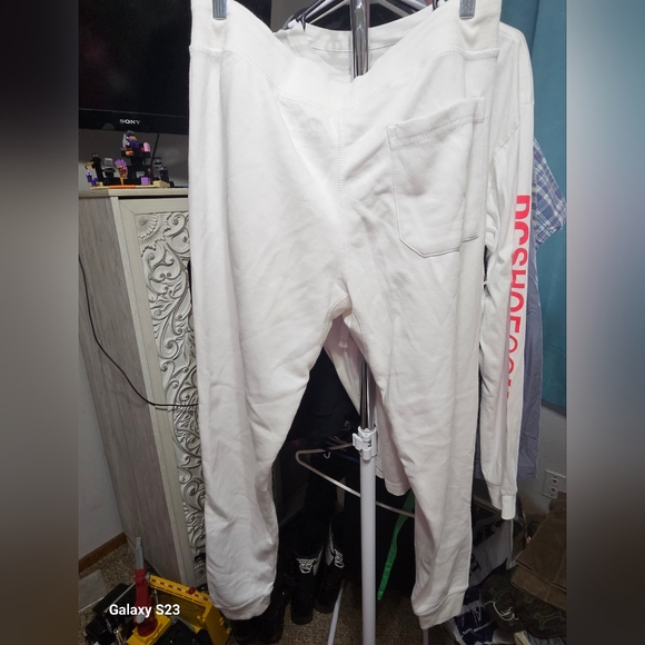 Barbie Sz. XL White Jogger Sweat Pants - Picture 2 of 3